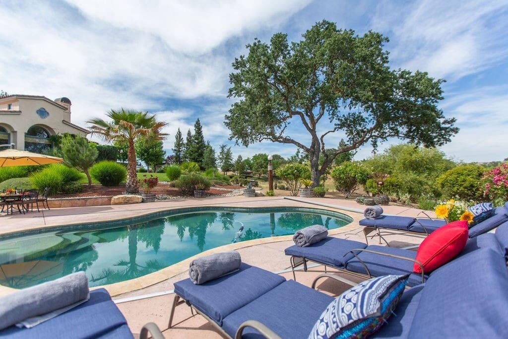 Family Friendly Ranch With Pool - thumb 2