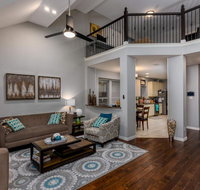 Family friendly Lux interiors next to a Beautiful Park 10 min to Airport smart home  Traeger Grill - Accommodation Texas
