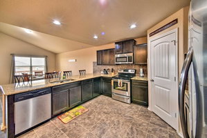 Family Home  5 Mi To Lackland Air Force Base!