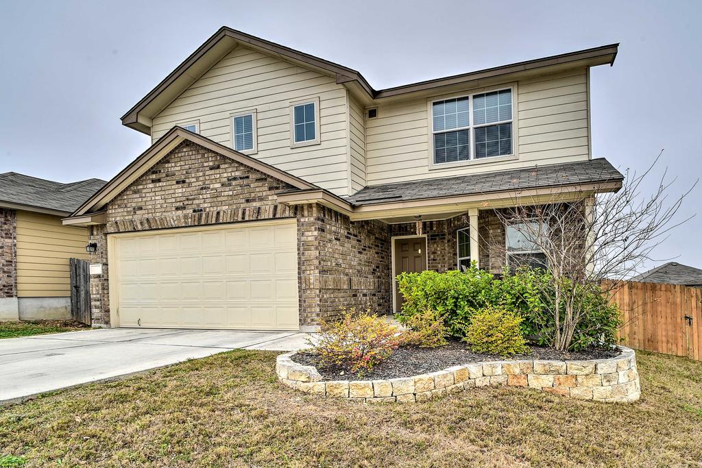 Family Home  5 Mi To Lackland Air Force Base! - thumb 1