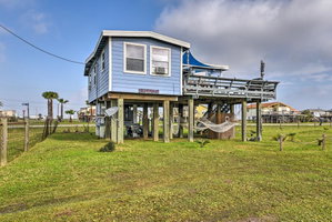 Freeport Beach House Walk To Surfside Beach!