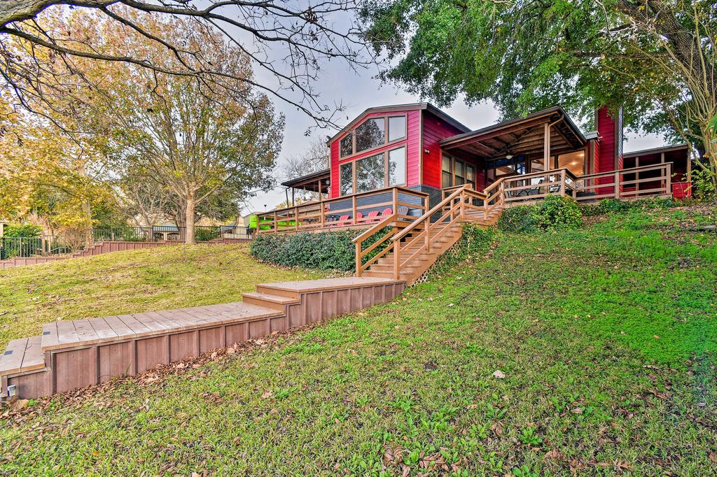 Guadalupe Riverfront Duplex With Deck And Private Dock - thumb 0