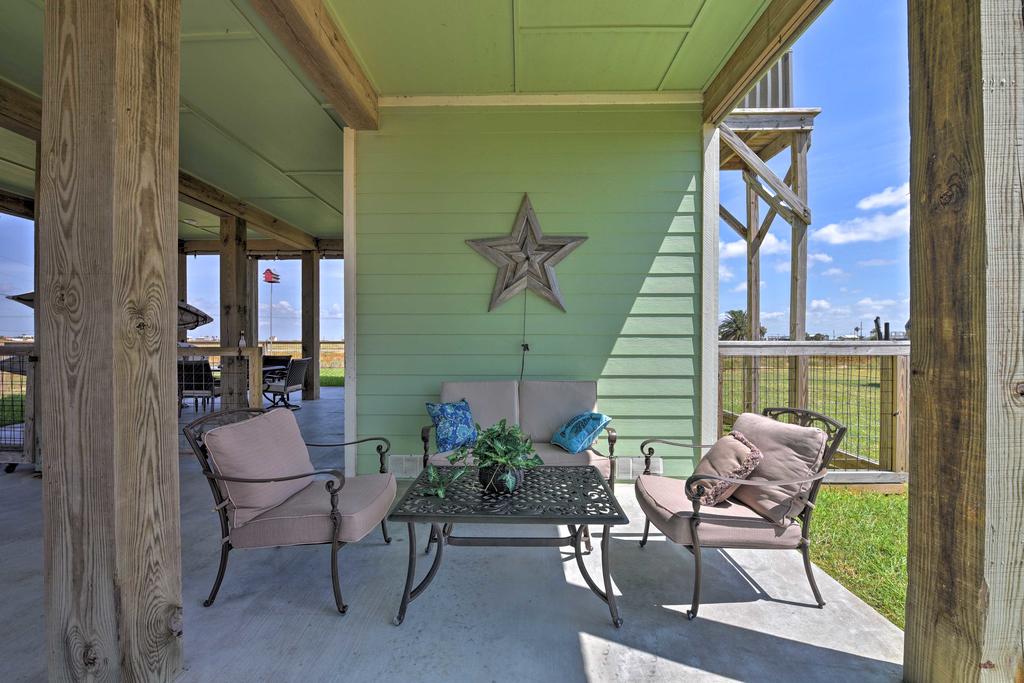 Gulf Coast Retreat With Deck, Yard And Bay Views! - thumb 2
