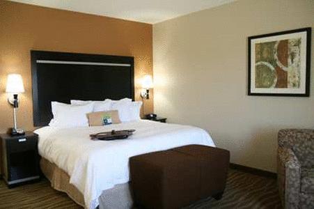 Hampton Inn & Suites Cleburne - thumb 1