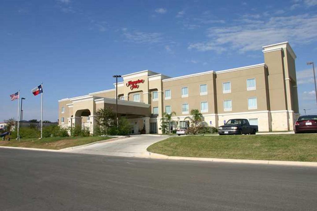 Hampton Inn Seguin - thumb 0