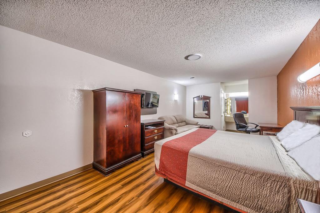 Hillcrest Inn & Suites Ozona - thumb 3