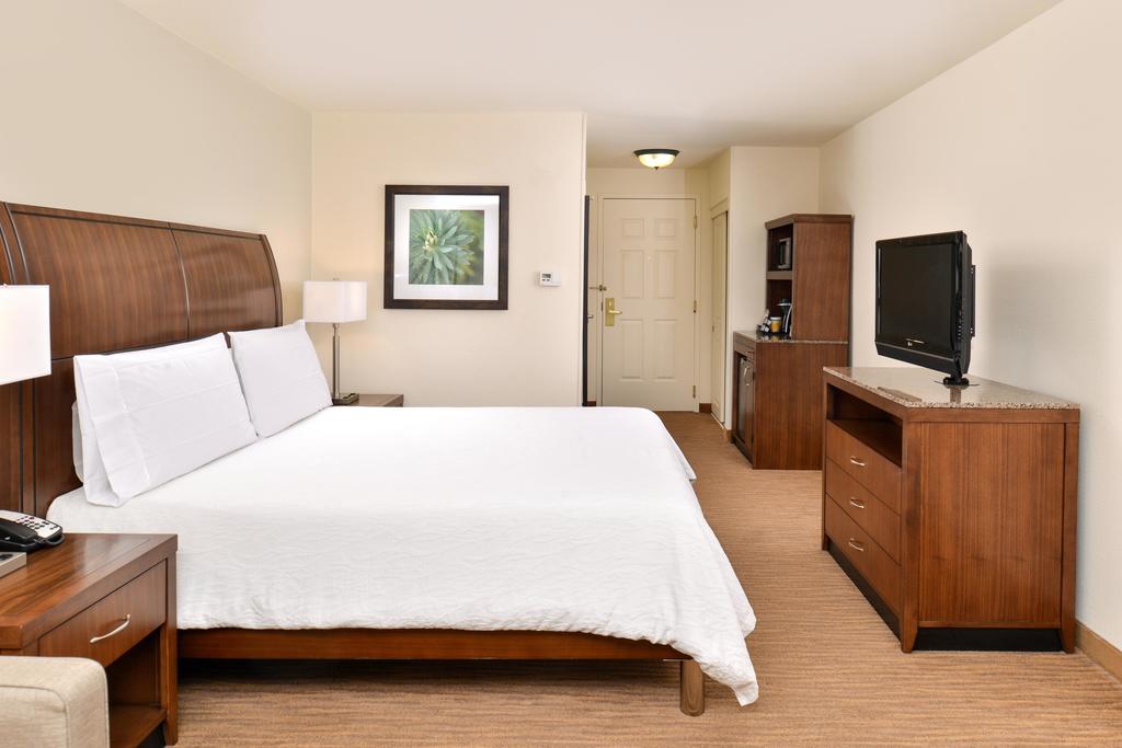 Hilton Garden Inn Addison - thumb 1