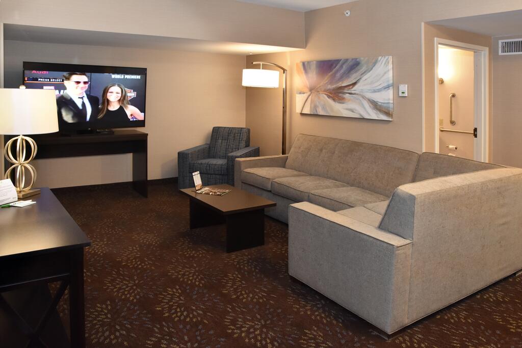 Holiday Inn Canton-Belden Village - thumb 2