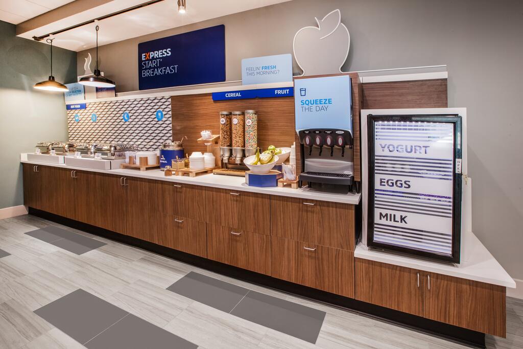 Holiday Inn Express & Suites - Dallas NW HWY - Love Field - thumb 2