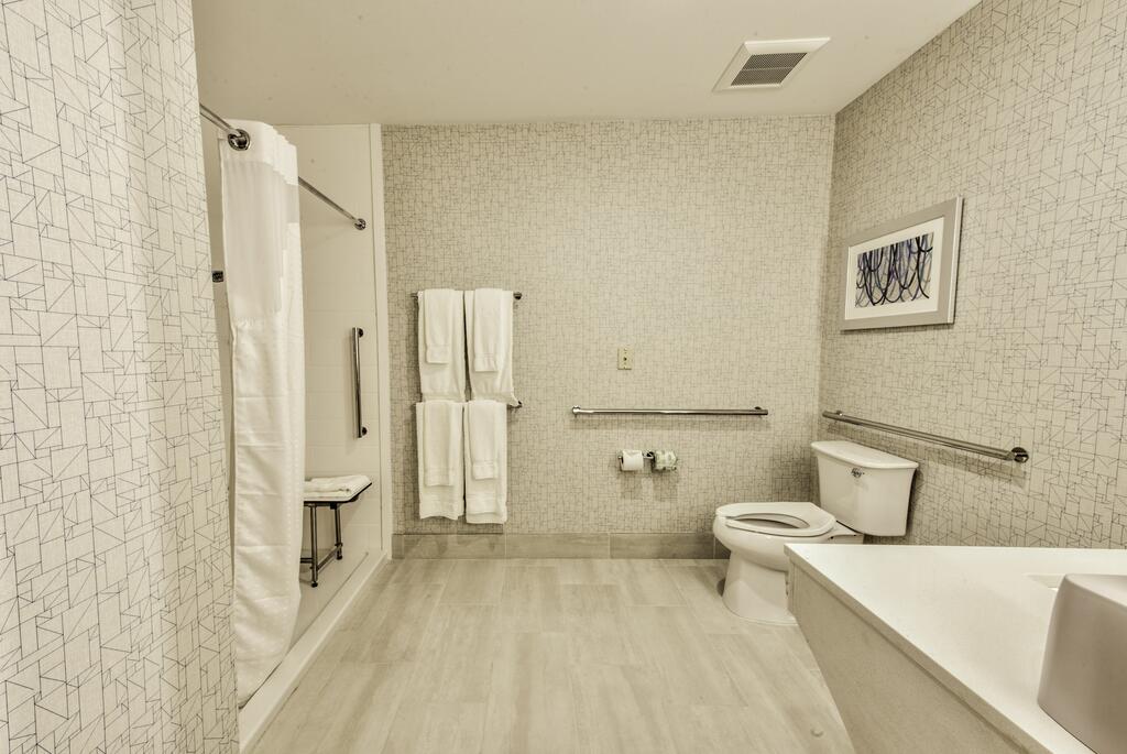 Holiday Inn Express & Suites - Farmers Branch - thumb 3