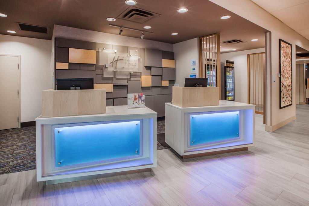 Holiday Inn Express & Suites - Plano - The Colony - thumb 3