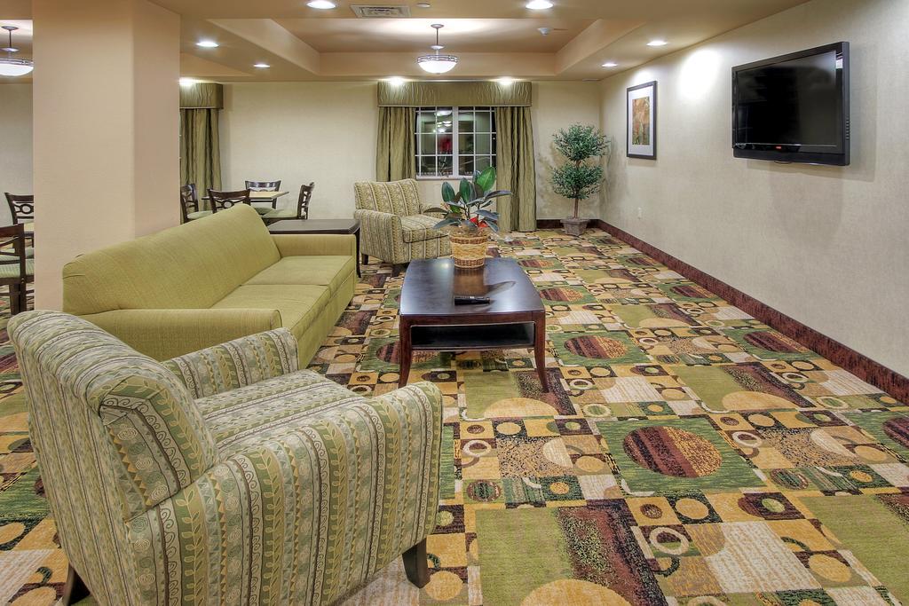 Holiday Inn Express & Suites Pecos - thumb 3