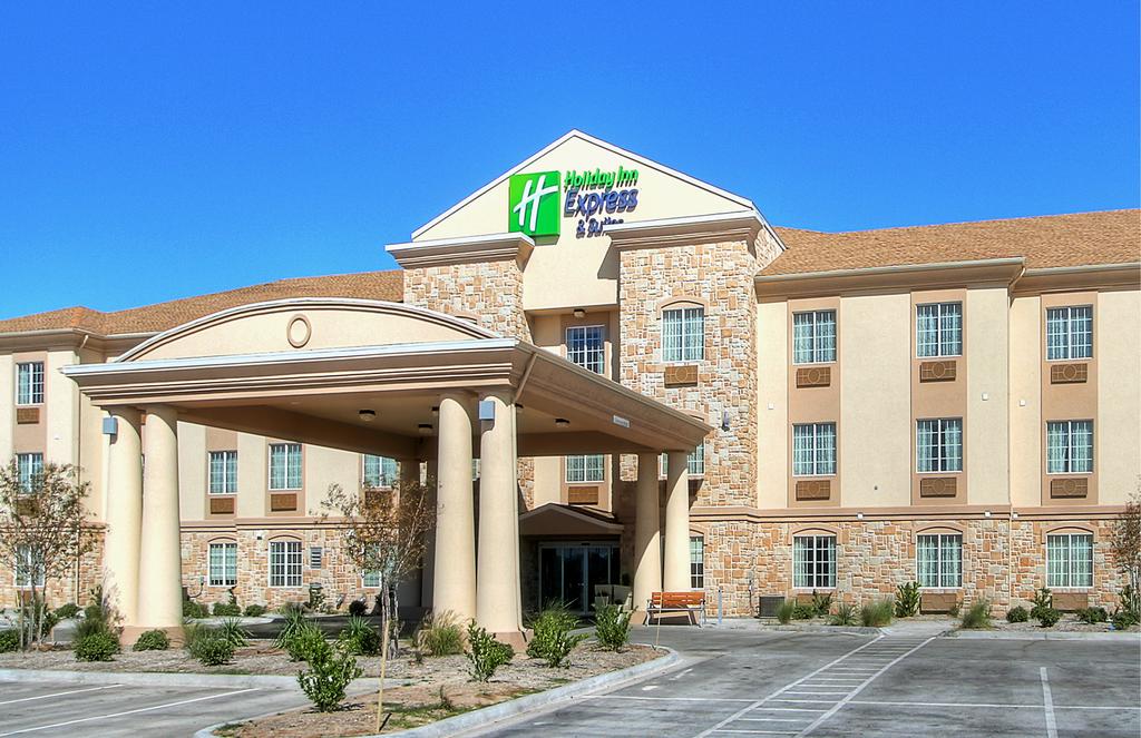 Holiday Inn Express & Suites Pecos - thumb 1
