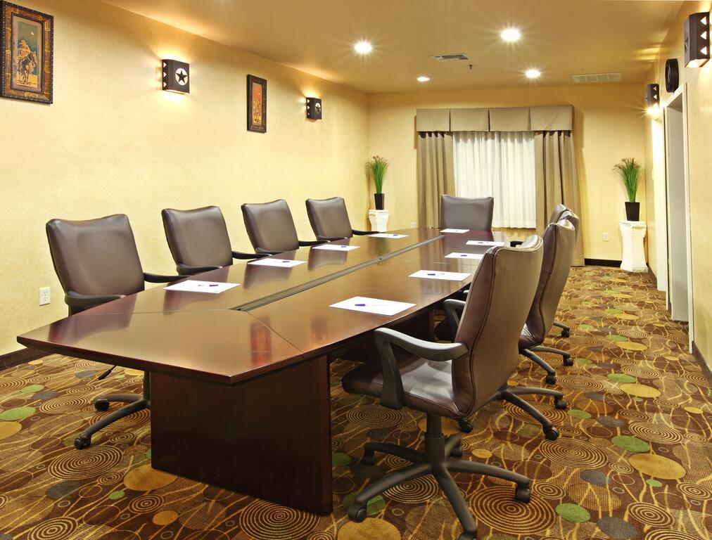 Holiday Inn Express Hotel & Suites Marshall - thumb 0