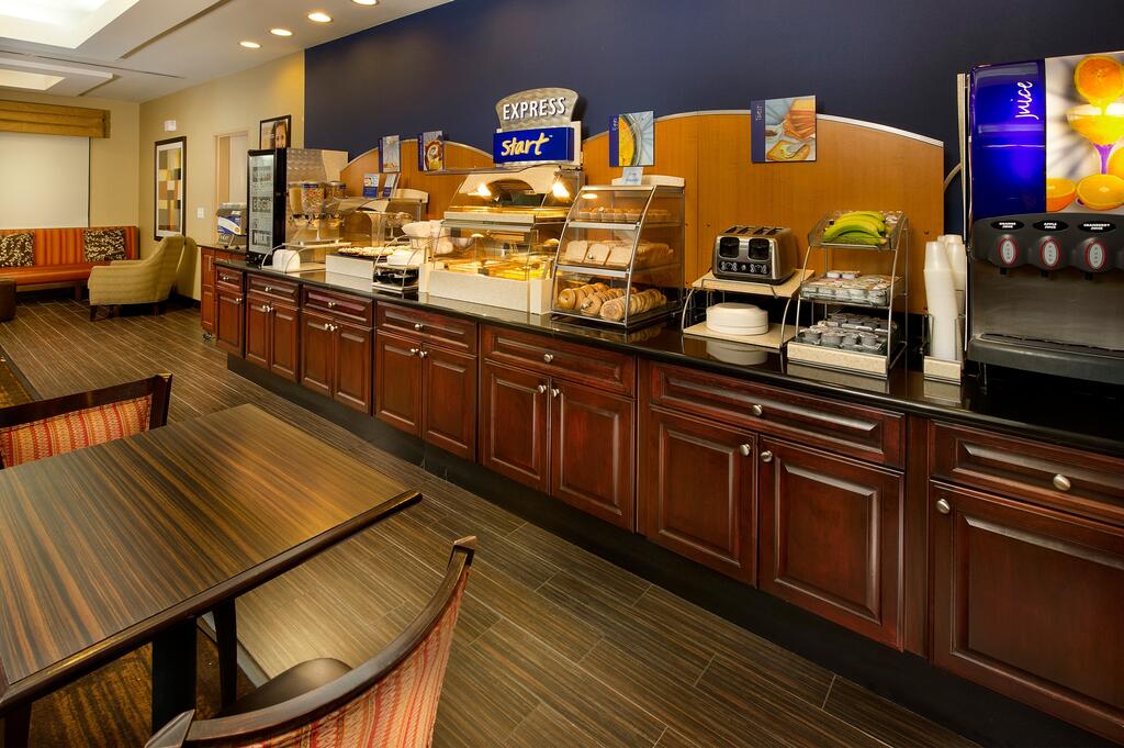 Holiday Inn Express Uvalde - thumb 3