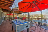 Home with Deck and Dock on Lake of the Ozarks Accommodation Texas
