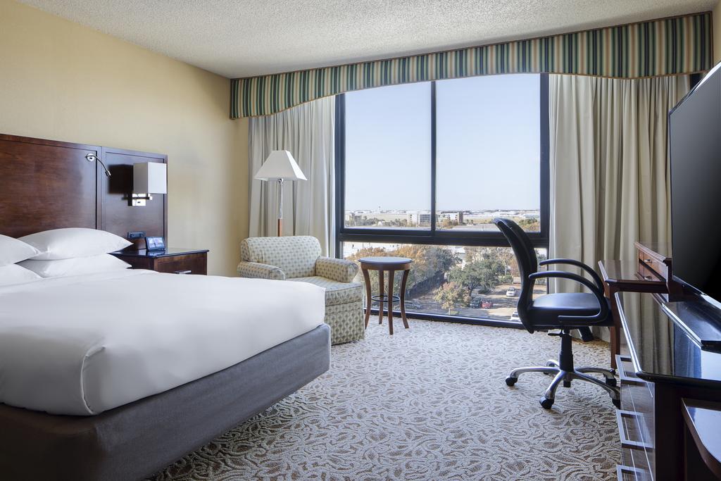 Houston Marriott South At Hobby Airport - thumb 2