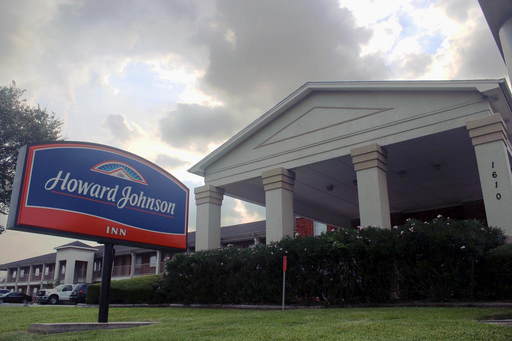 Howard Johnson By Wyndham Beaumont - thumb 1
