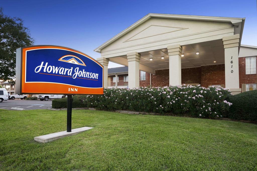 Howard Johnson By Wyndham Beaumont - thumb 0