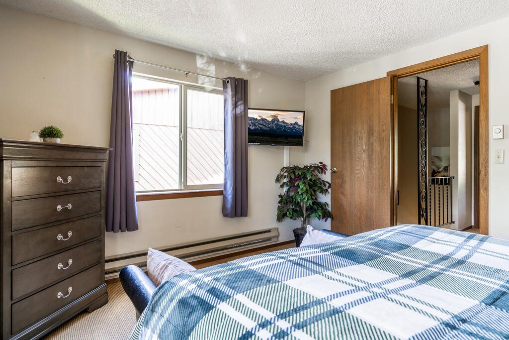 Huckleberry House - thumb 3