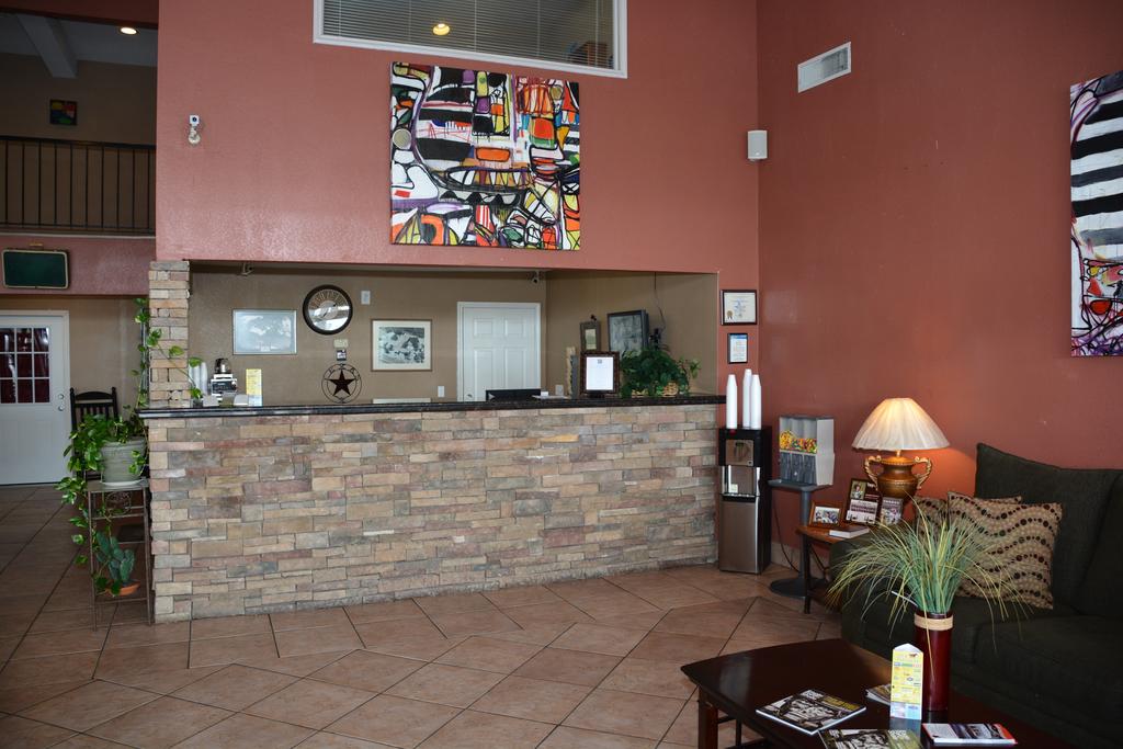 Inn Of Uvalde - thumb 3