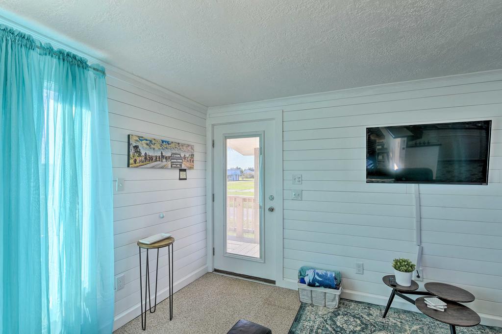 Inviting Studio -  Mile To Surfside Beach! - thumb 3