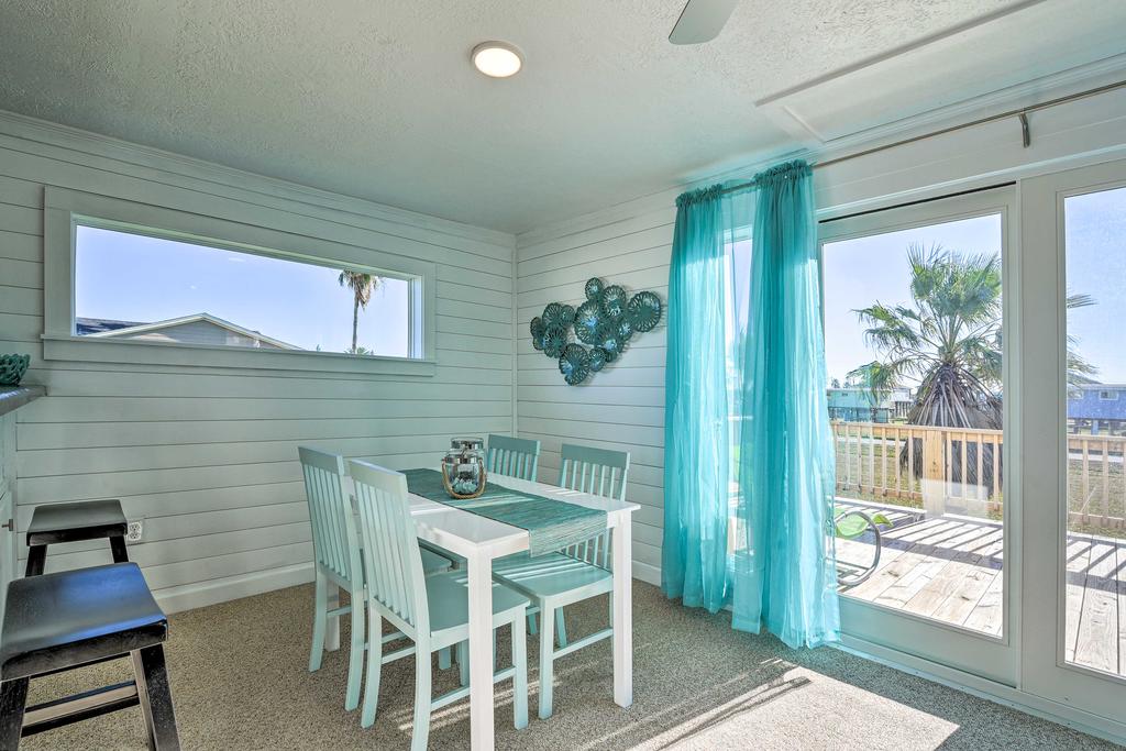Inviting Studio -  Mile To Surfside Beach! - thumb 1