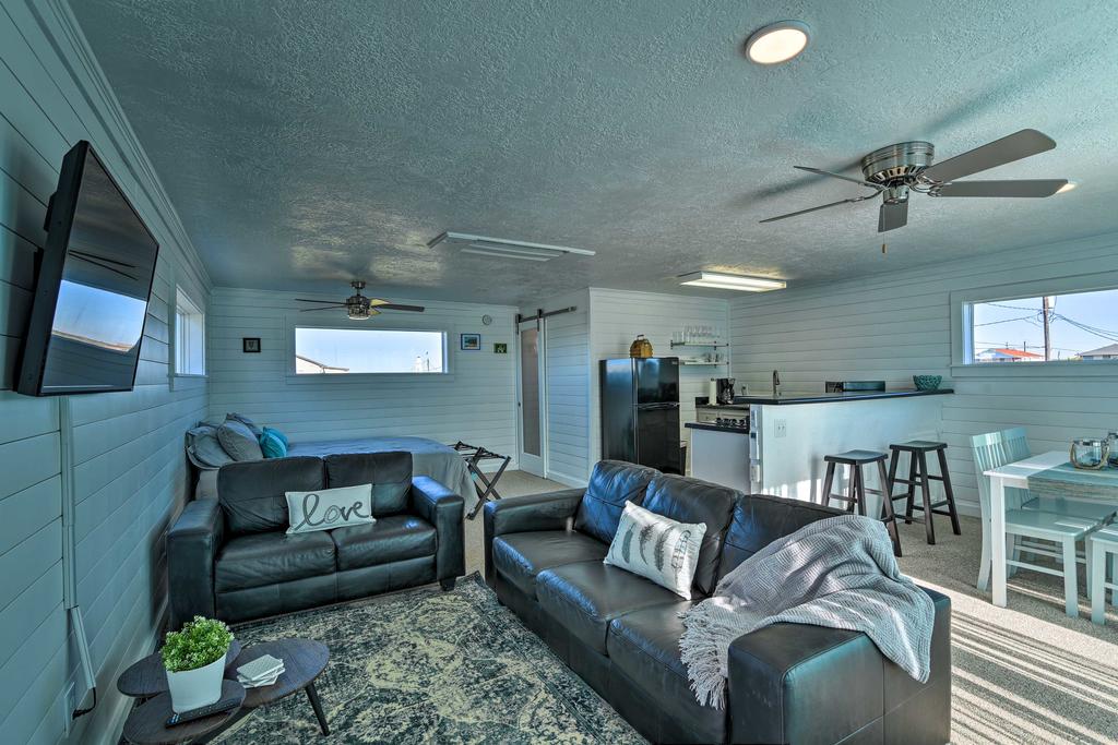 Inviting Studio -  Mile To Surfside Beach! - thumb 0