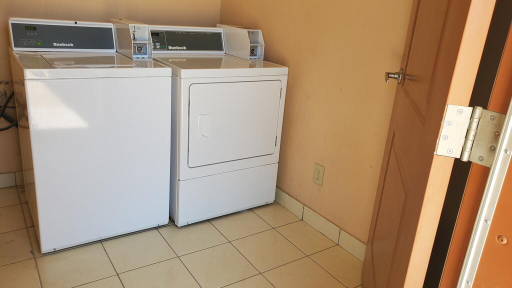 La Bonita Inn & Suites - McCamey - thumb 1