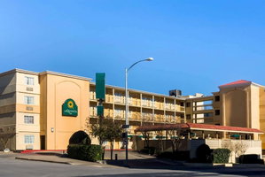 La Quinta Inn By Wyndham Austin Capitol / Downtown
