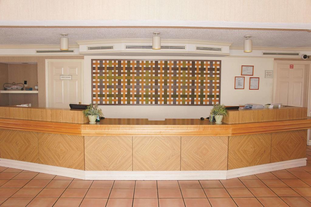 La Quinta Inn By Wyndham San Antonio South Park - thumb 1