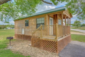 Lake Conroe Full Studio Cabin 2