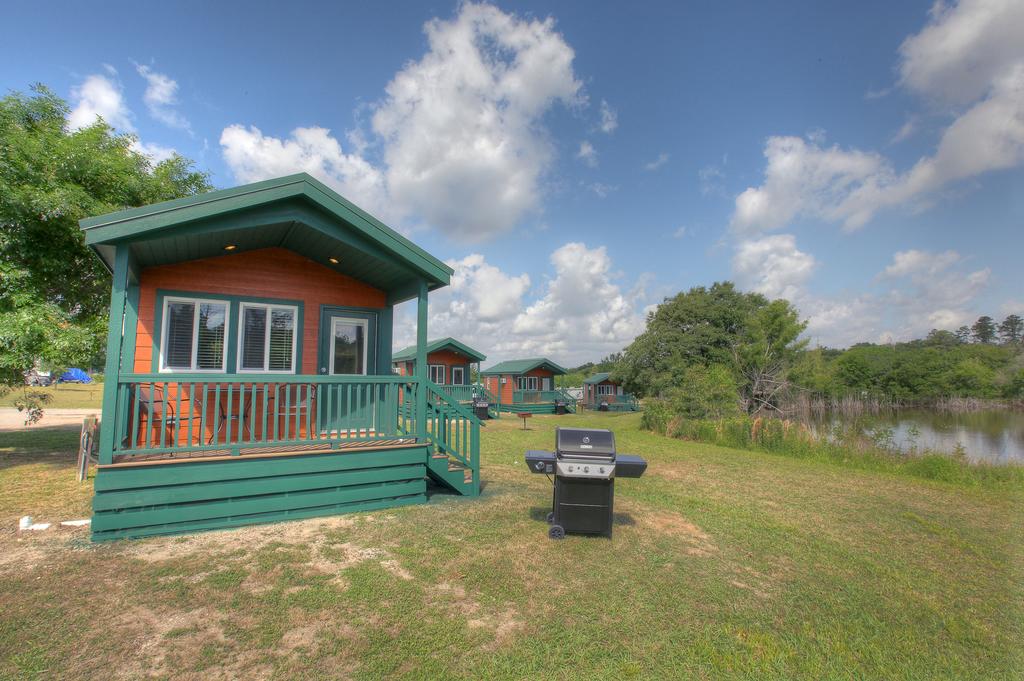 Lake Conroe Queen Studio Cabin 12 - thumb 0