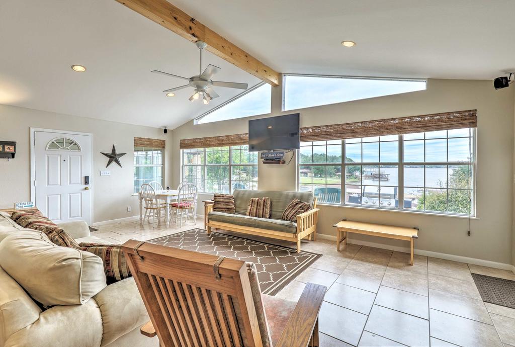 Lake Granbury Home With Gas Grill, Boat Tie & Patio! - thumb 2