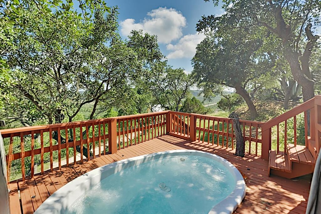 Lake Home W/ Private Hot Tub & Stunning Views Home - thumb 1
