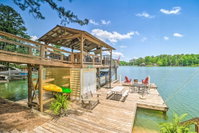 Lake Martin Cabin with Luxury Dock  Kayaks Accommodation Texas