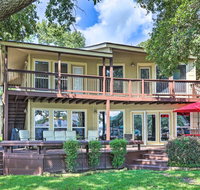 Lakefront Montgomery Home with Porch  Dock - Accommodation Texas