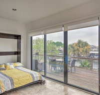 Lakefront Montgomery Home with Resort Amenities - Accommodation Texas