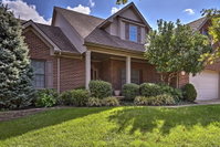 Lexington House with Spacious Deck and Fireplace Accommodation Texas
