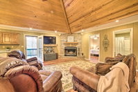 Little Bear Creek Home with Lake View Fire Pit Accommodation Texas