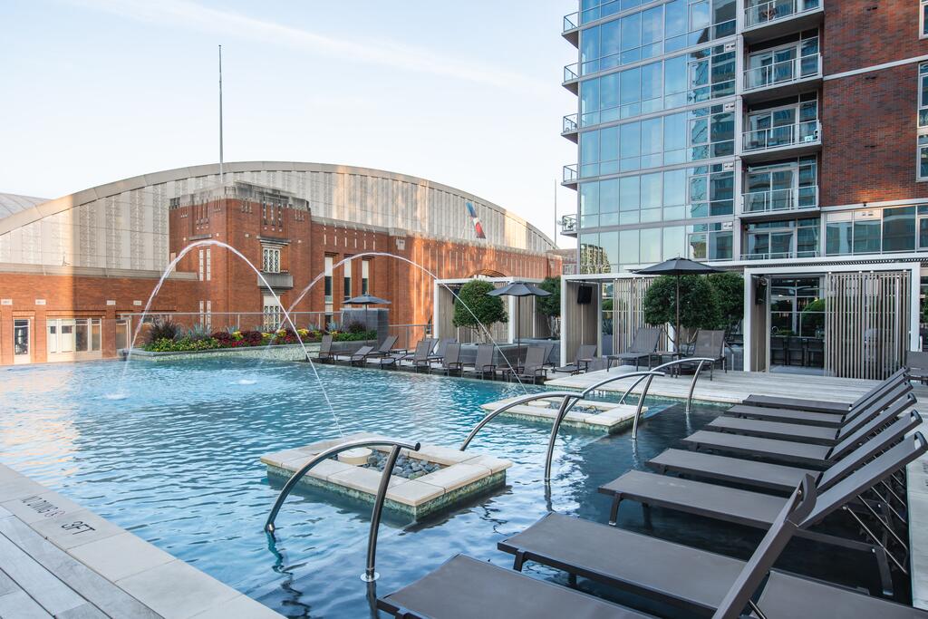 Locale Dallas - Victory Park - thumb 2