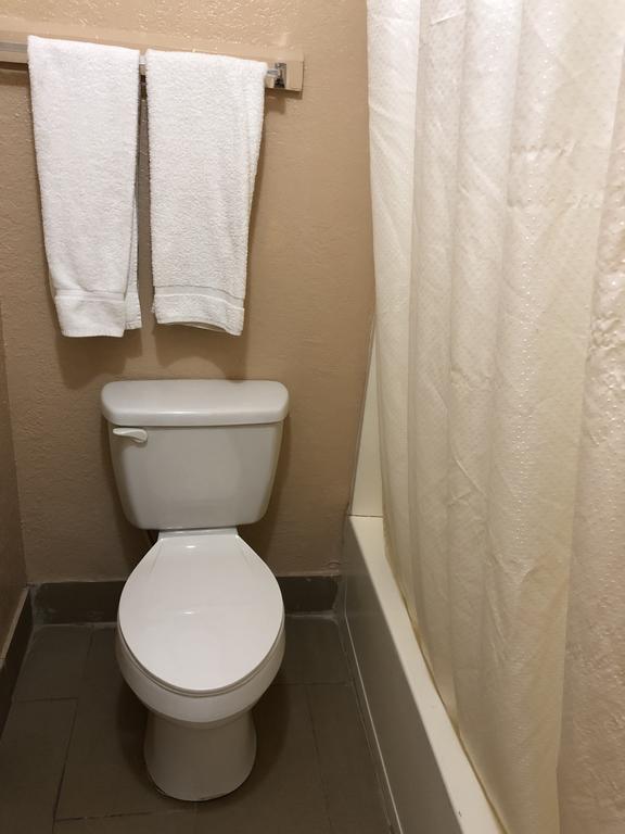 Lone Star Inn - thumb 0