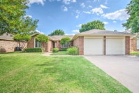 Lubbock Home with Deck  Yard - 8 Miles to TTU Accommodation Texas