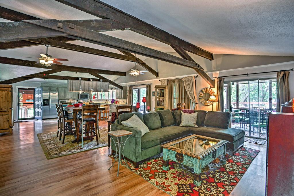 Luxury Lake Resort With Privacy&Outdoor Entertainment - thumb 2