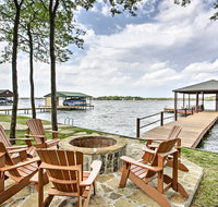 Malakoff Home with Deck Fire Pit on Cedar Creek Lake - Accommodation Texas