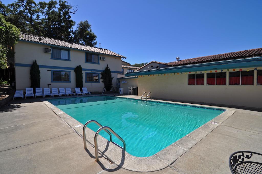 Marinwood Inn & Suites - thumb 2