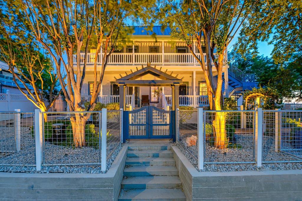 McKenize Guest House: LBJ Suite 1 BD, 1BA - thumb 0