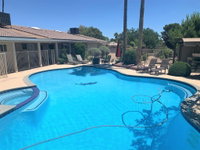 Mid-Century-Mod Luxe Oasis w/ Pool-7 Mins to Strip Accommodation Texas