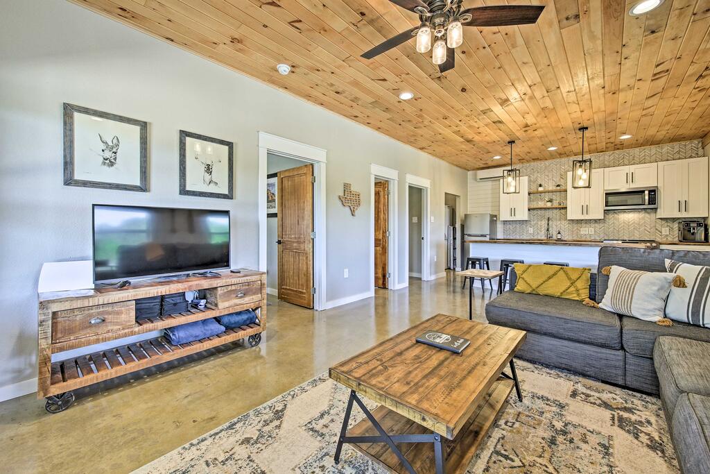 Modern Cabin With Stunning Views - About 1 Mi To Lake! - thumb 3