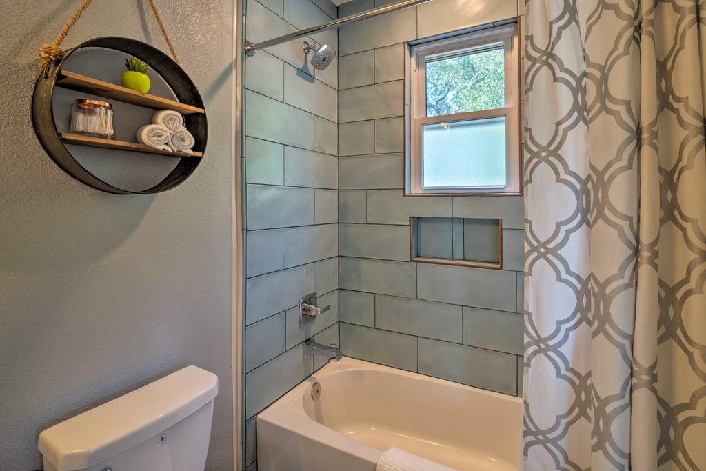Modern Guest Cottage - 12 Mi To Downtown Austin!
